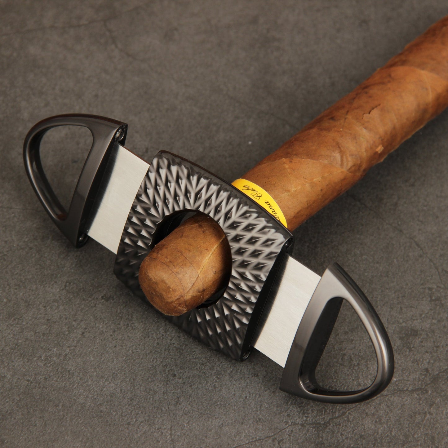 CIGARISM Rhombus Carving Cigar Cutter